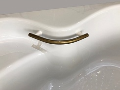 BellSan Акриловая ванна Индиго 168x110 R с гидромассажем с ручками белая/бронза – фотография-2
